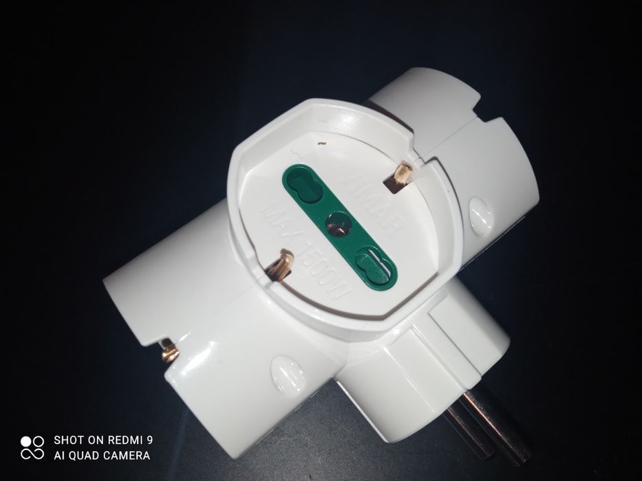 Trójnik rozgałęźnik adapter gniazdka wtyczka