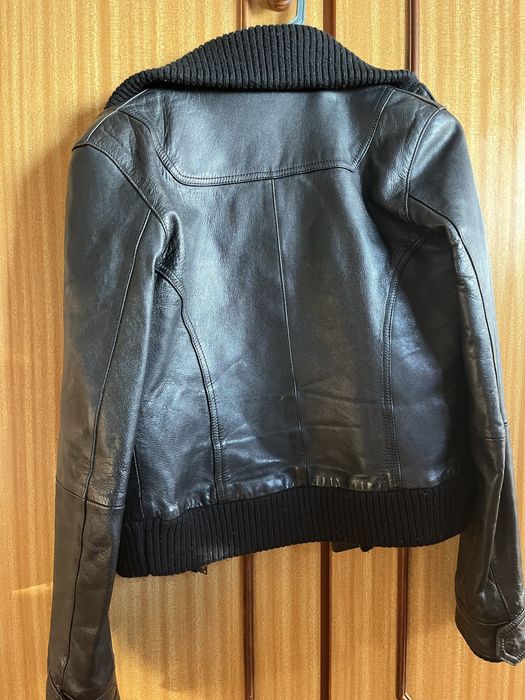 Casaca de pele verdadeira,W52,em óptimo estado,tamanho S