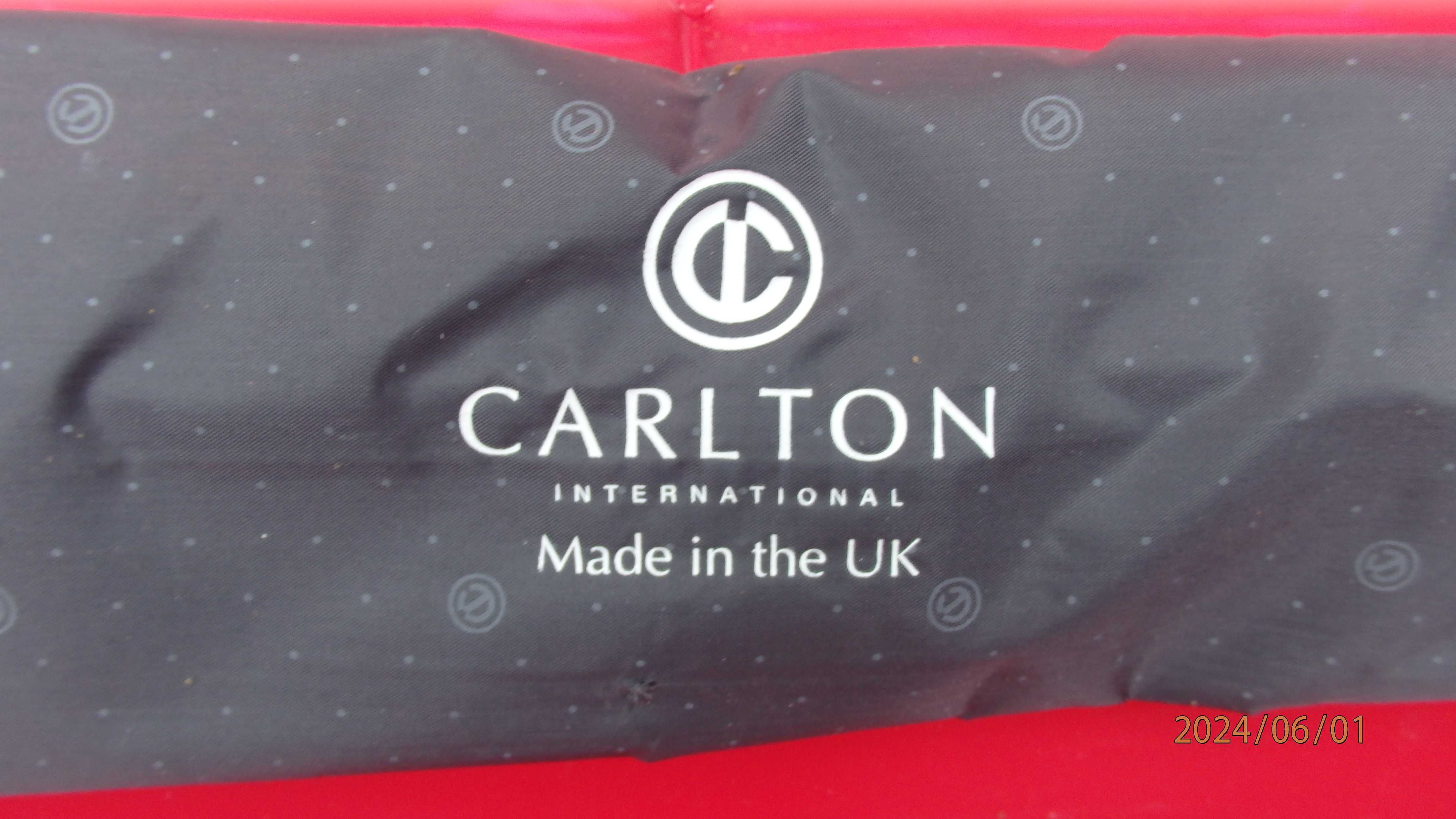 Walizka duża - firmy Carlton (UK) - czerwona.