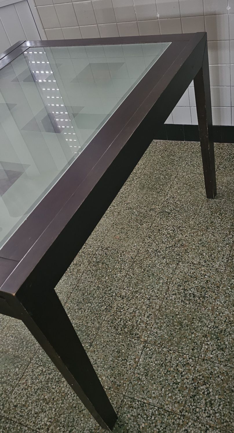 Vendo Mesa De Jantar Extensível  Para Despachar