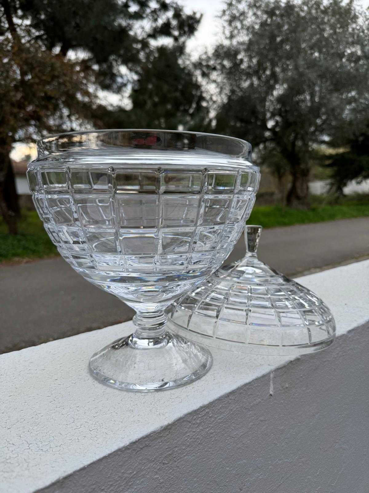 Pote com tampa cristal Atlantis