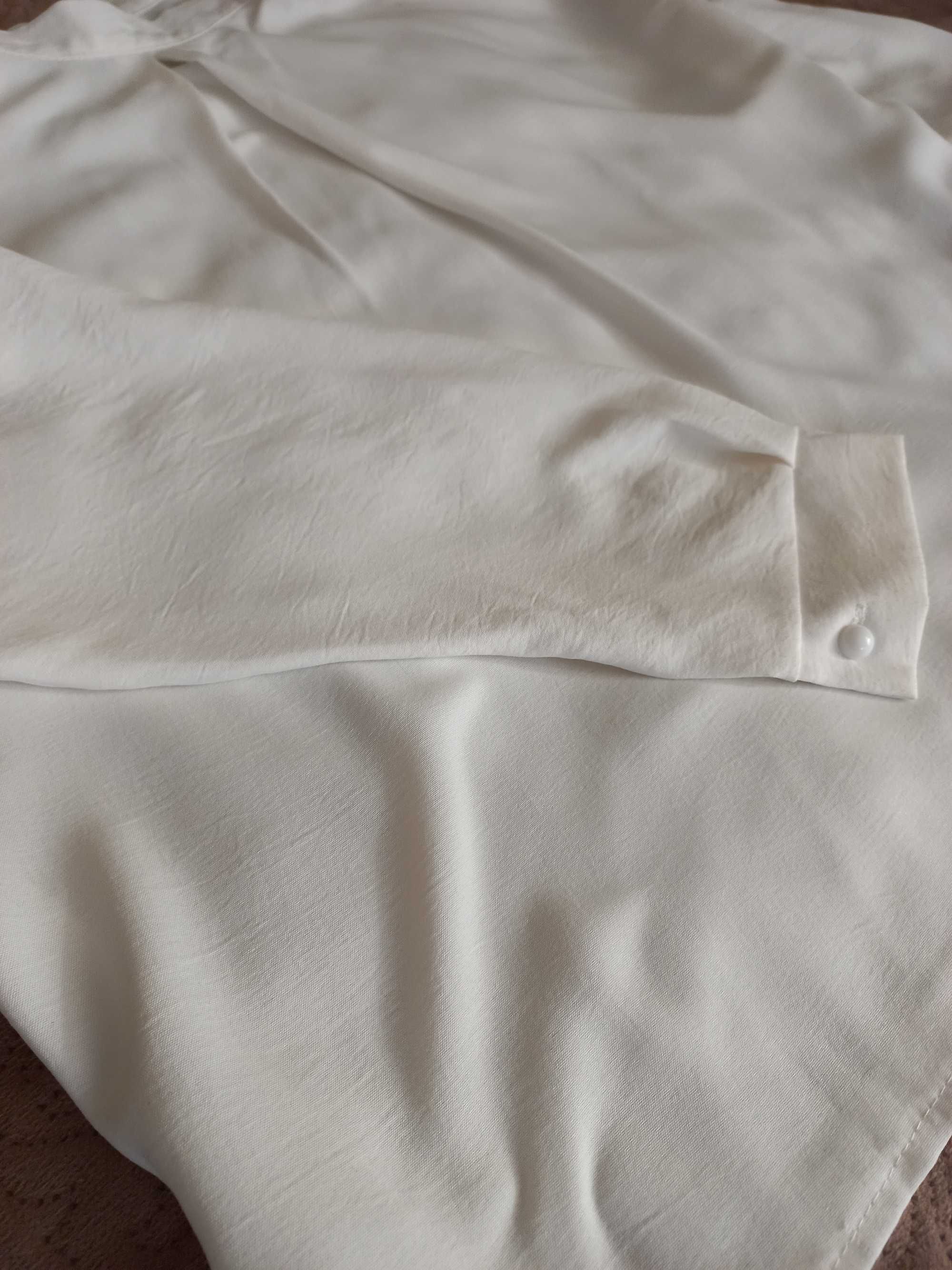 Блуза біла з відкритими плечима