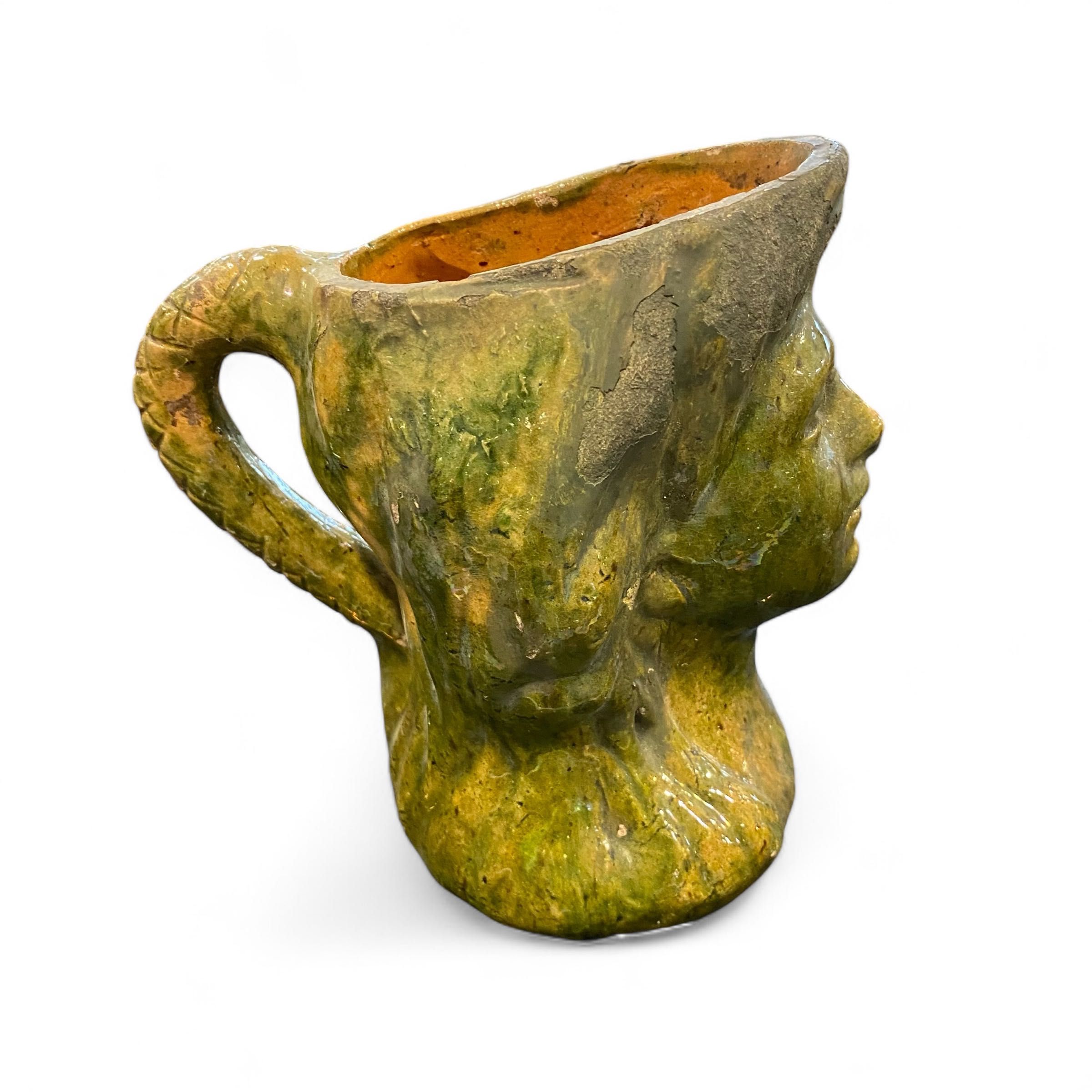 Caneca em Barro com Asa Antropomórfica em forma de Cabeça de Mulher