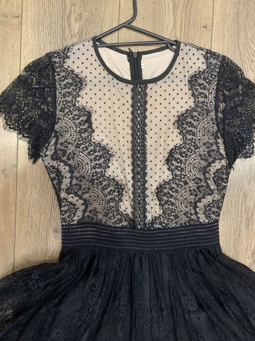 Сукня з мереживом