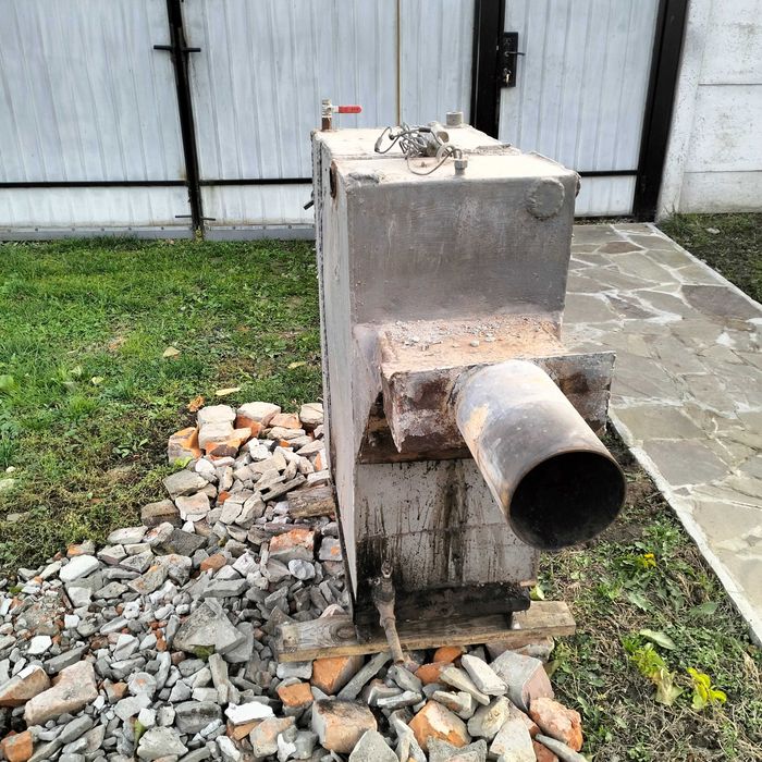 Котел на дровах .