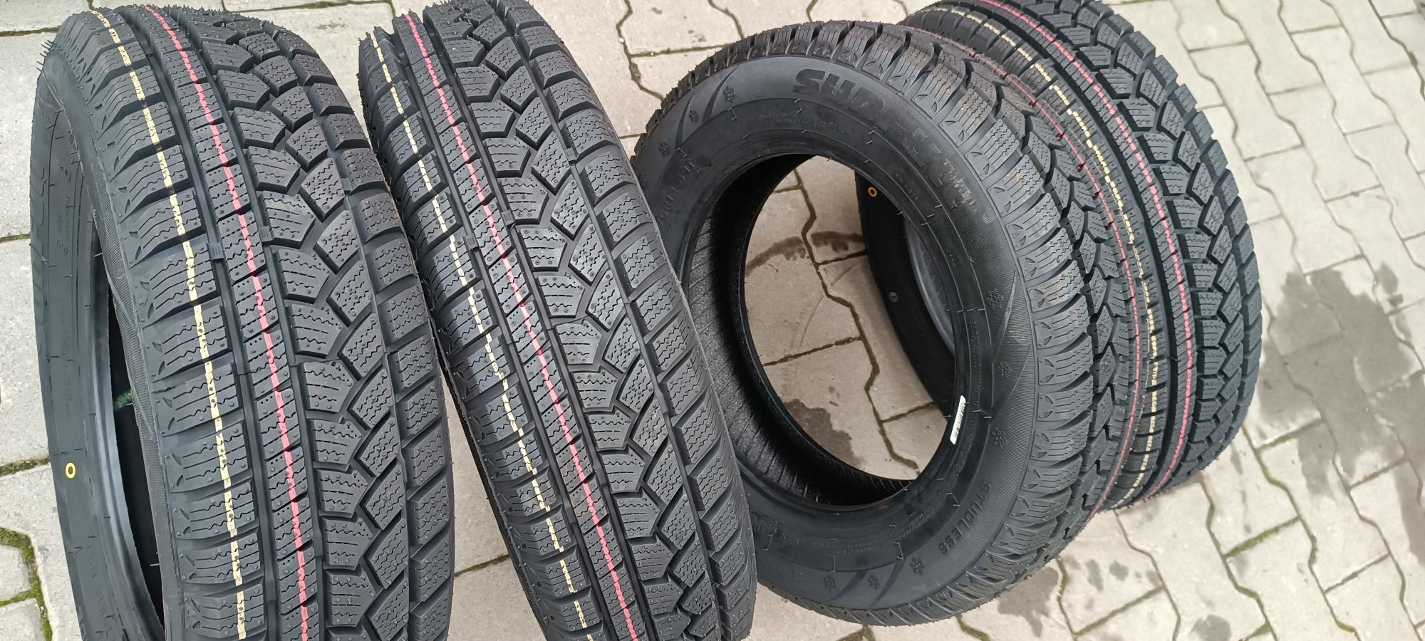 Komplet 4 sztuk pięknych nowych wielosezonowych opon do fiata 126p. Ce