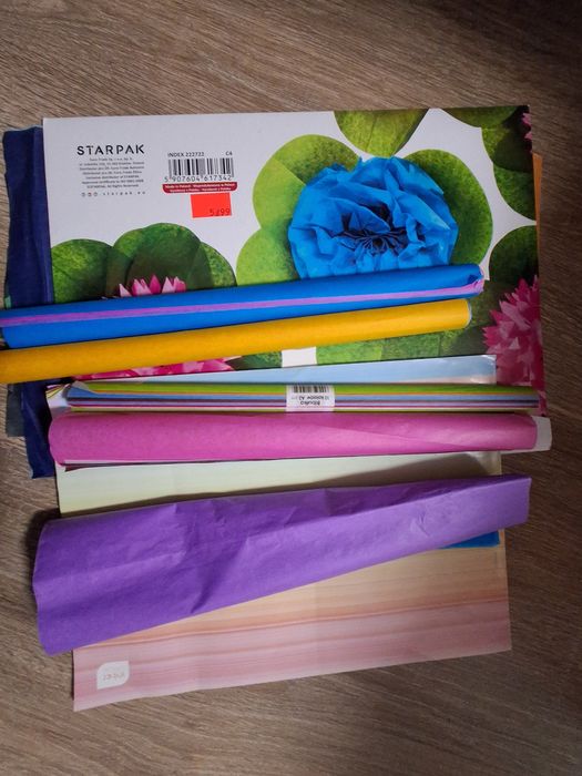 Bibuła gładka około 100 arkuszy, różne kolory