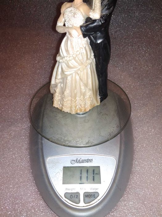 Статуэтка новобрачных небольшая современная