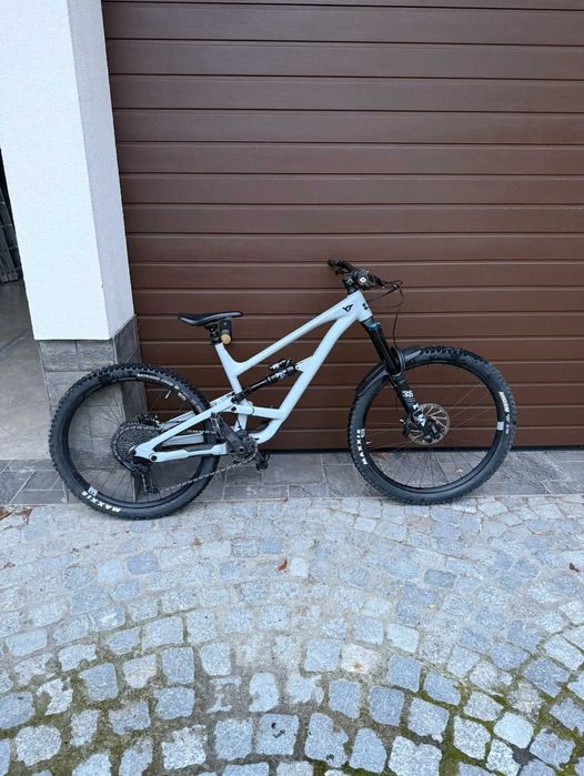 YT Capra core 2 MX 2023 XL