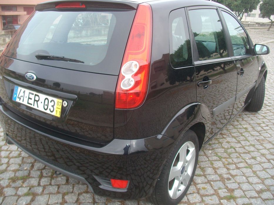Ford Fiesta ST-line 1.25 de 2007 impecável