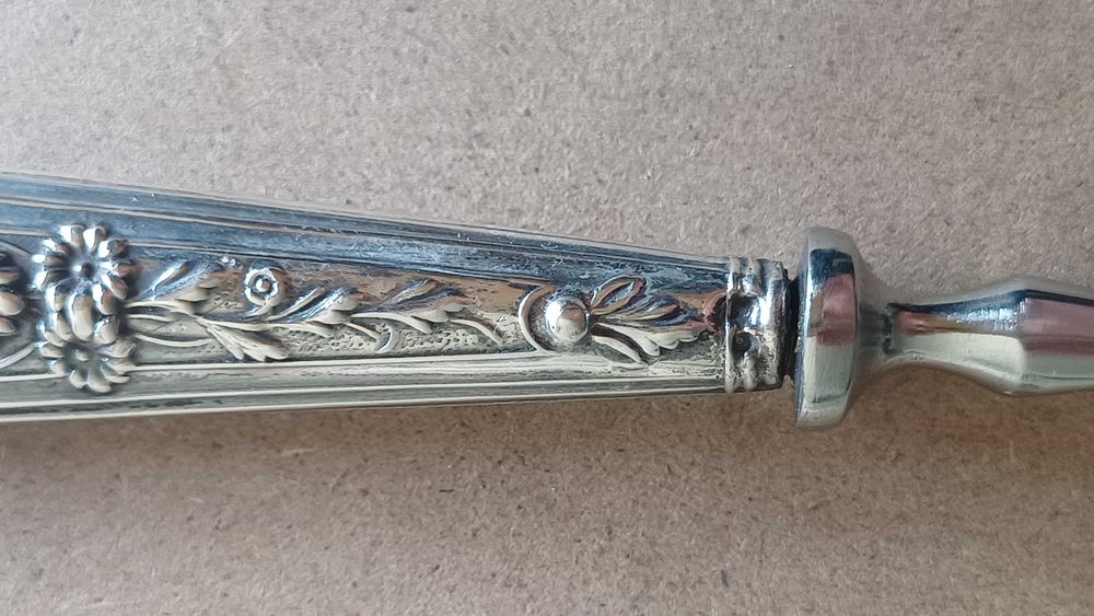 Talheres de prata portuguesa, contrastada.