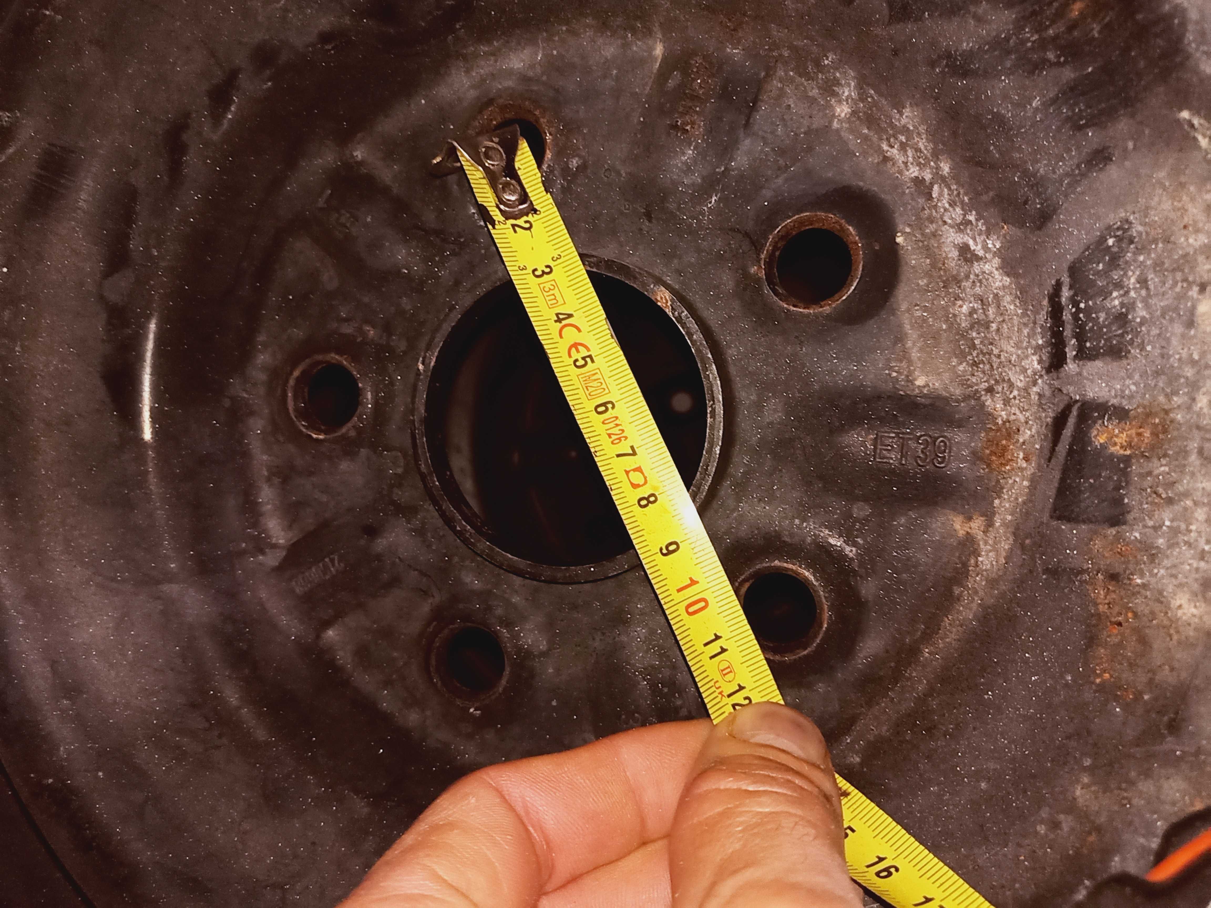2 Jantes R 15 com pneus 186/ 60 R 15