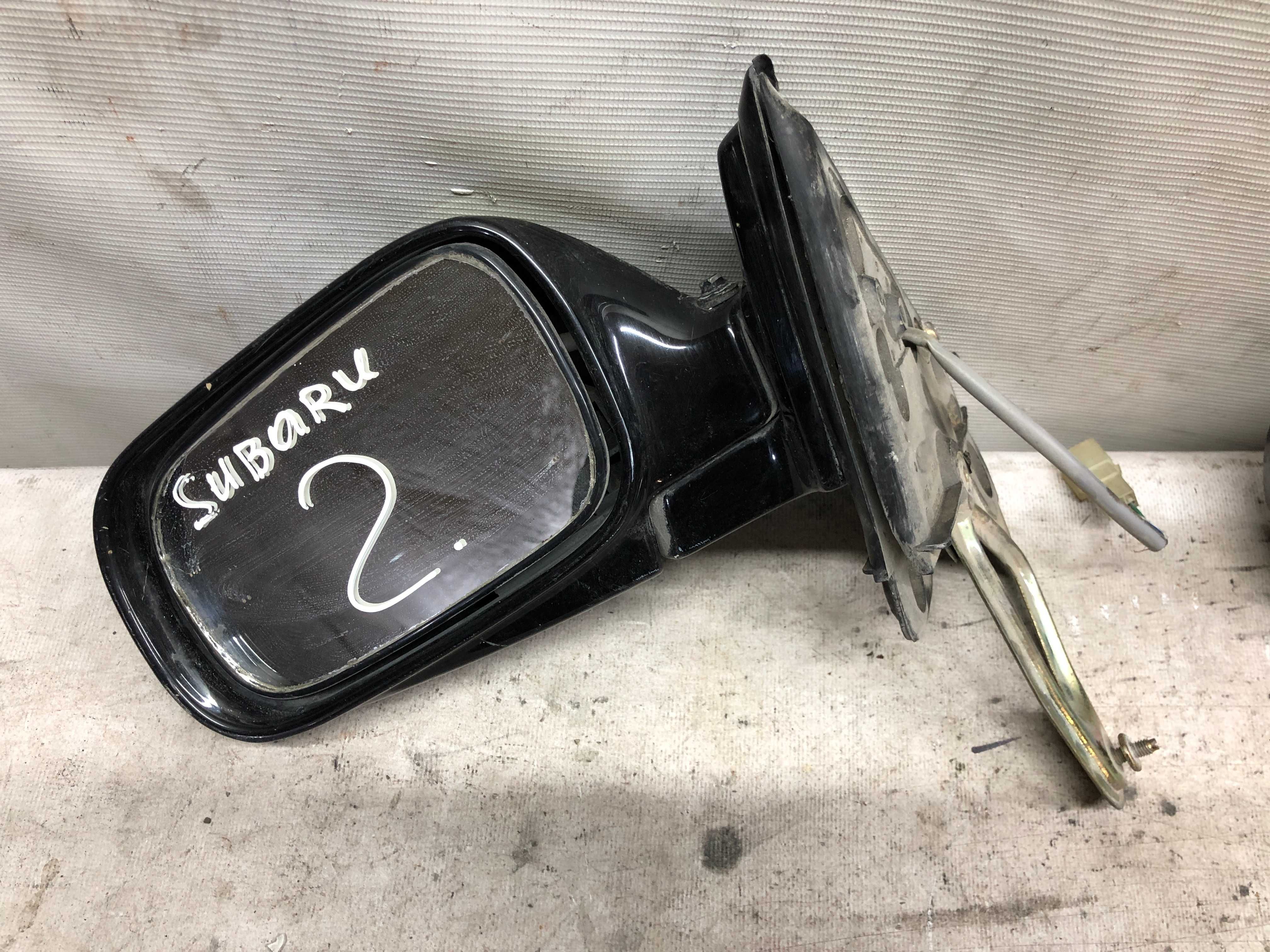 боковое зеркало на Subaru Legace BH5