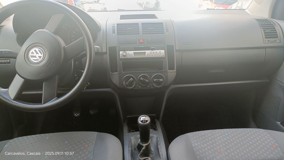 Volkswagen Polo 1.2 a gasolina. 3 cilindros. Muito econômico.