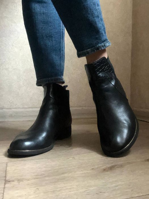 Ботинки кожаные челси 39