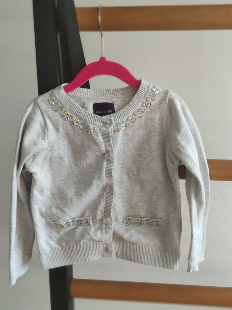 Elegancki sweterek dla dziewczynki, r. 104