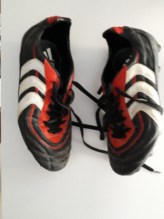 Chuteiras Adidas - Tamanho 44