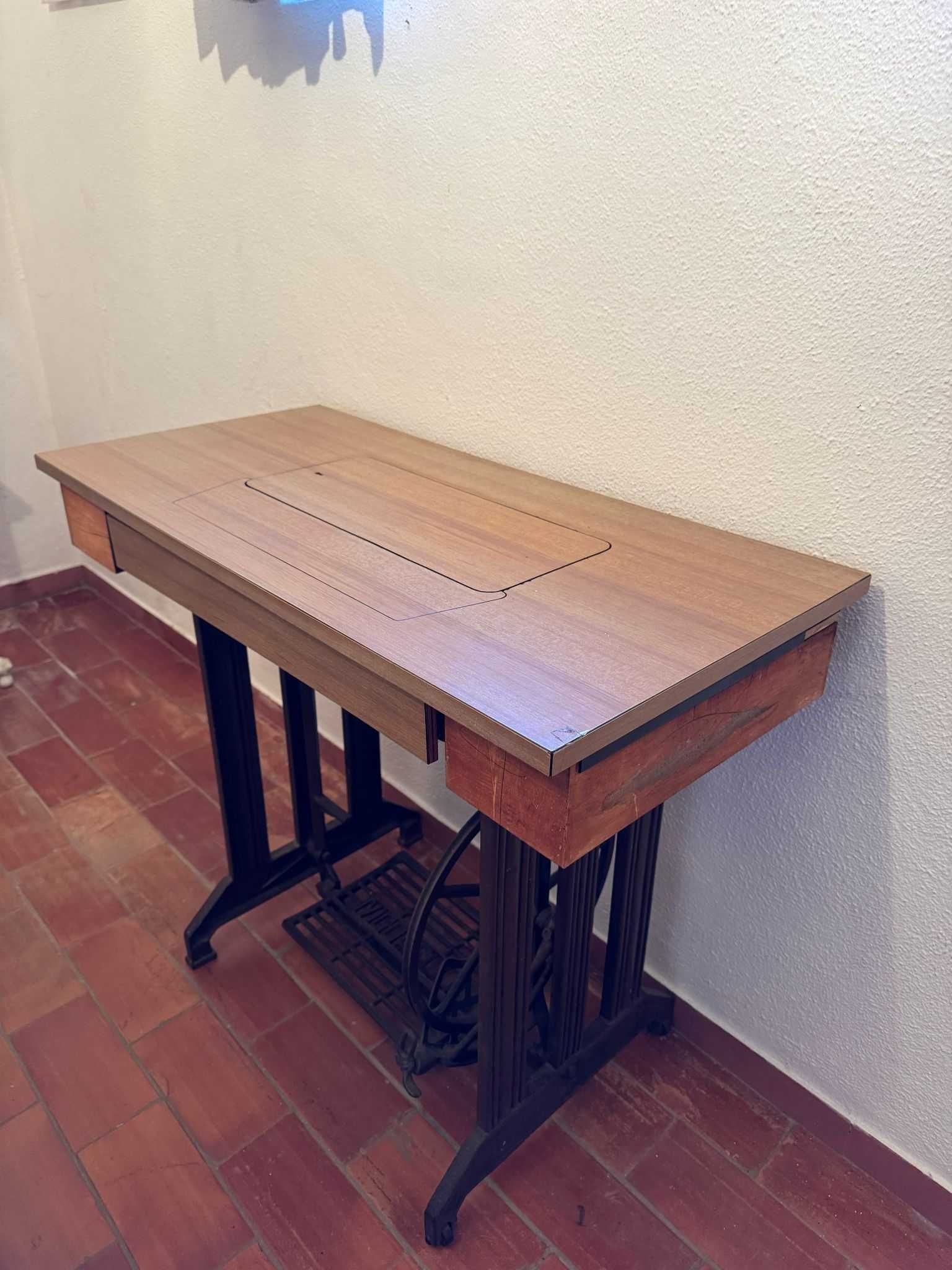 Máquina de Costura Vintage