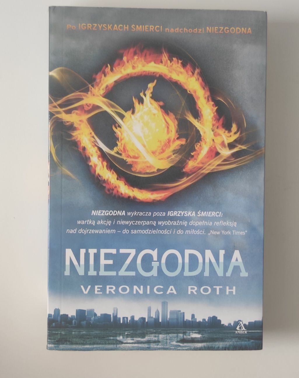 Książka "Niezgodna" - Veronica Roth