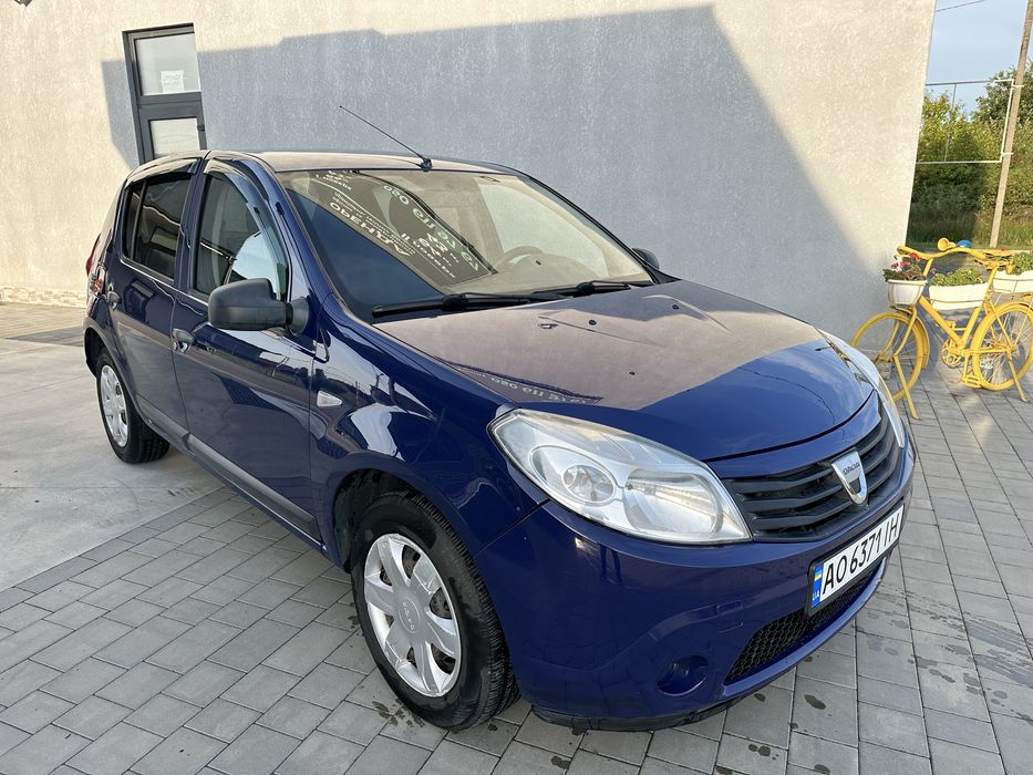 Dacia Sandero 2009 бензин