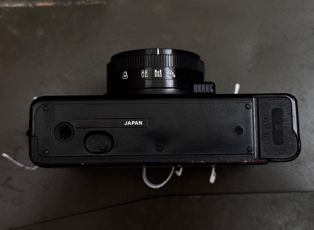 Плівкова фотокамера Mamiya 135EF