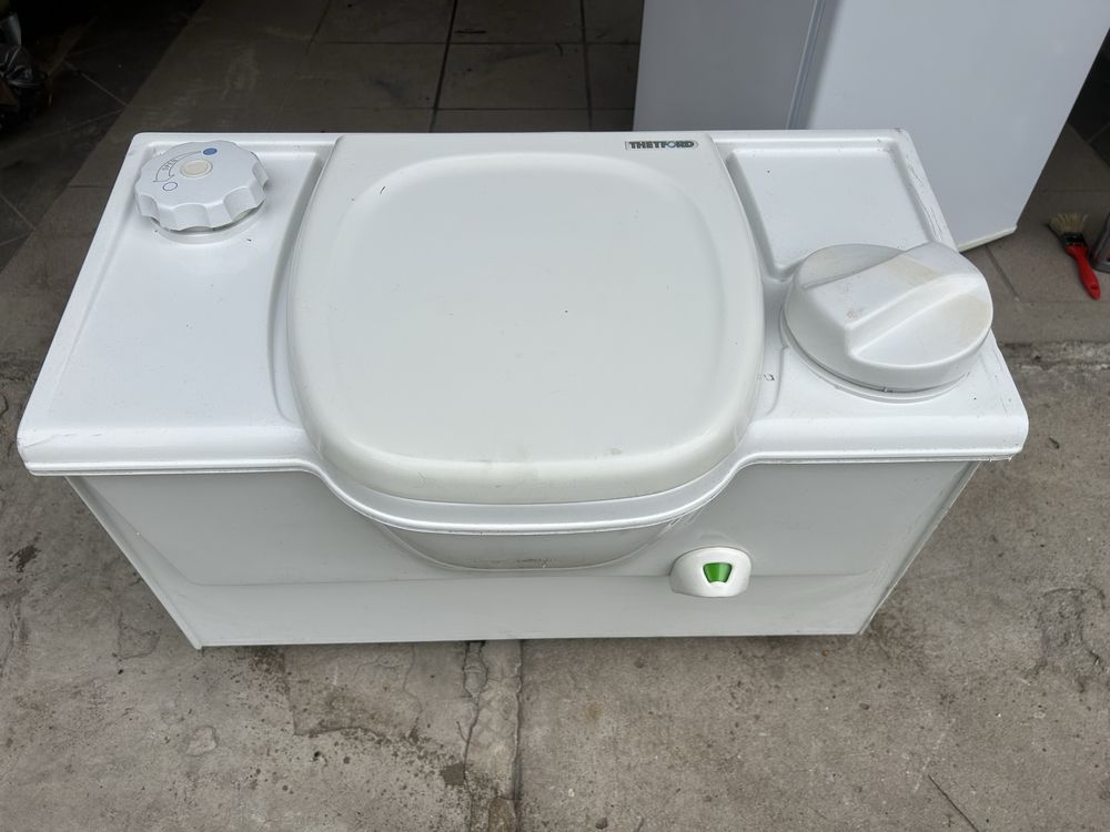 Toaleta wC kamper camping Thetford