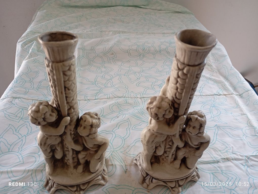 Conjunto de castiçais antigos