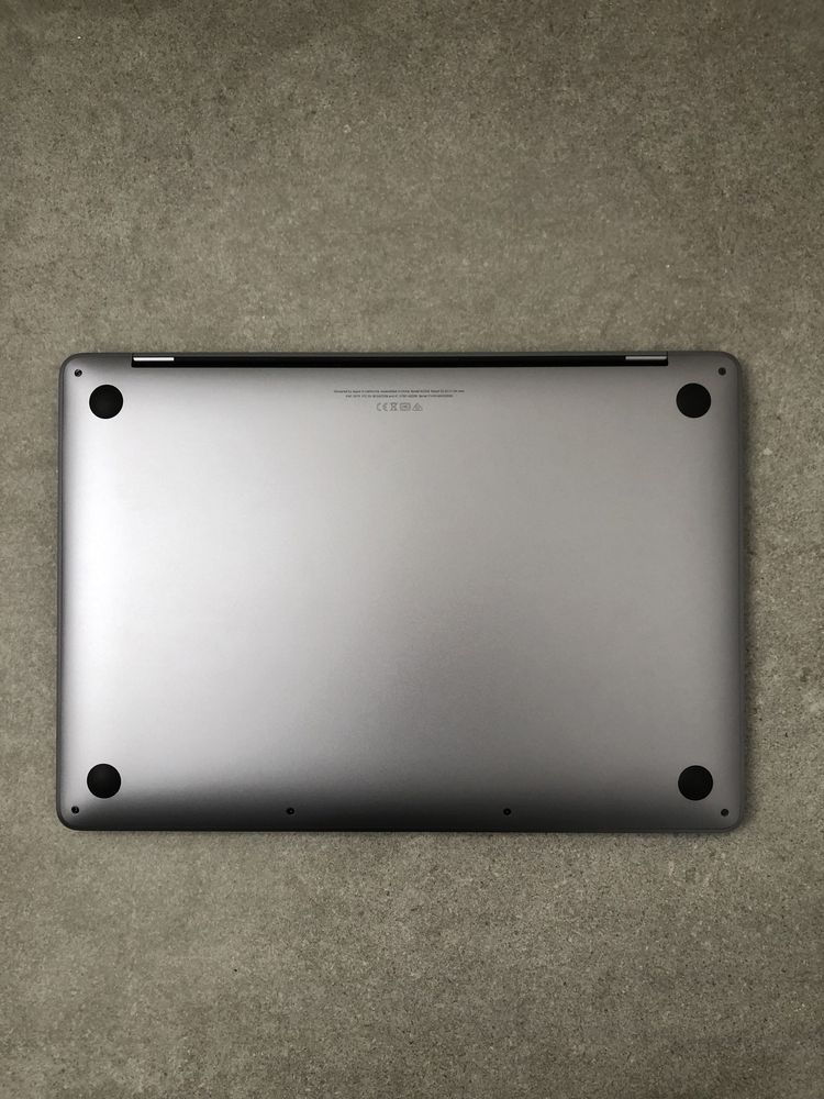 750$ MacBook Pro 13 2020 M1 / 8 GB / 256gb SSD TB ІДЕАЛ