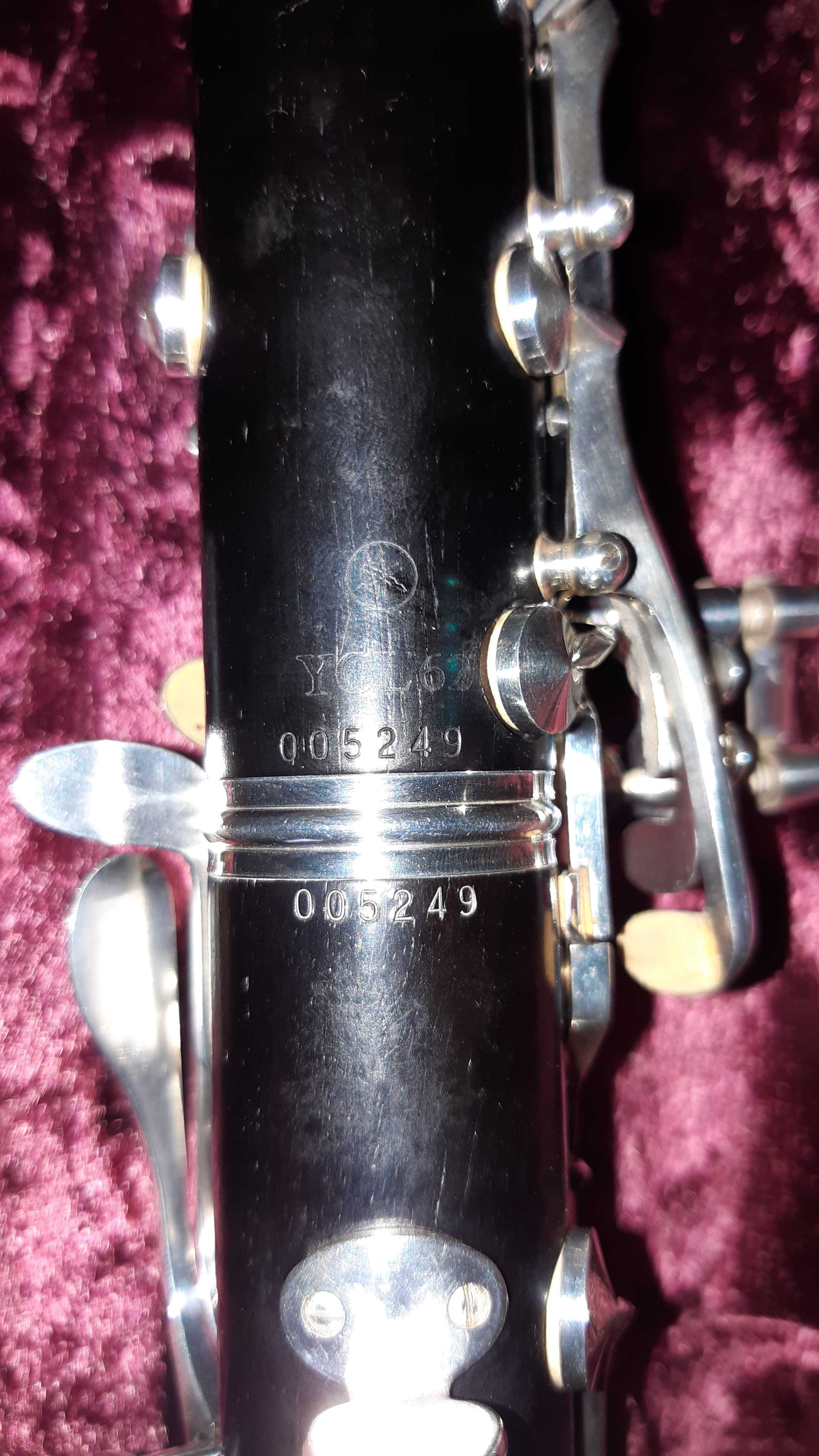 Clarinete Bb Yamaha ( madeira) YCL-62 (profissional)