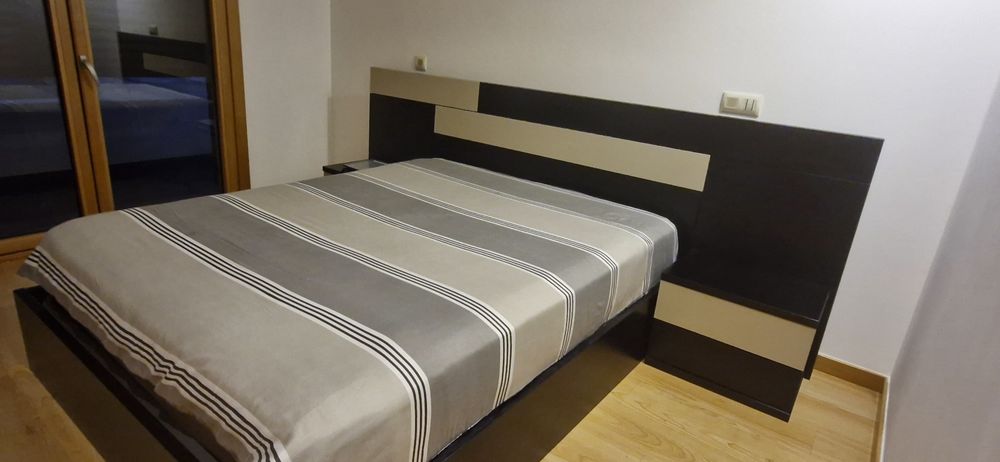 Quarto casal. Lacado em.preto e conza claro.