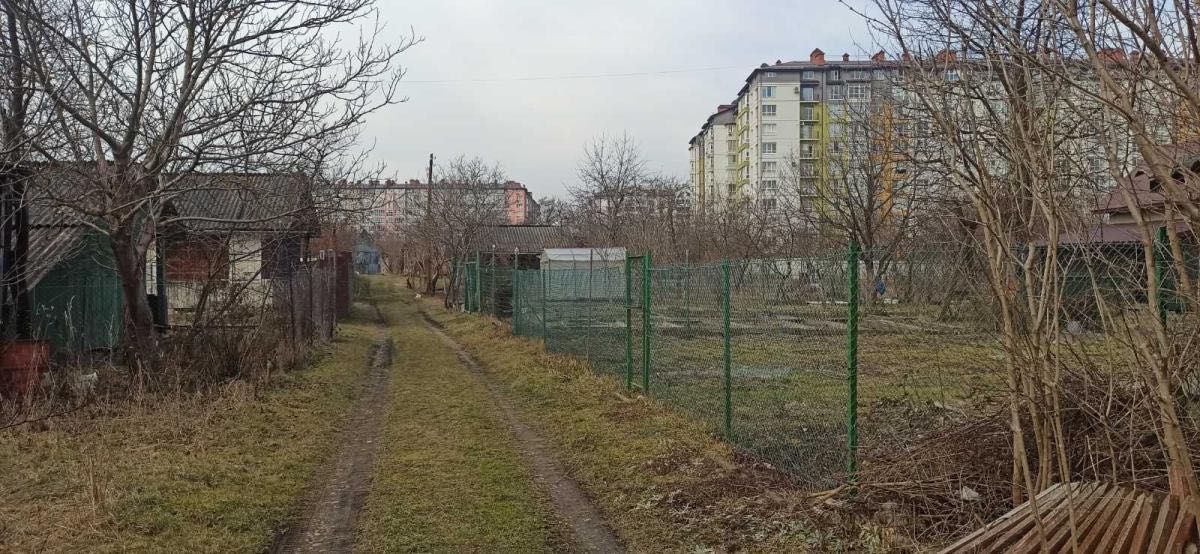 Продам! Ділянка позаду Епіцентру, садове товариство «Бистриця»
