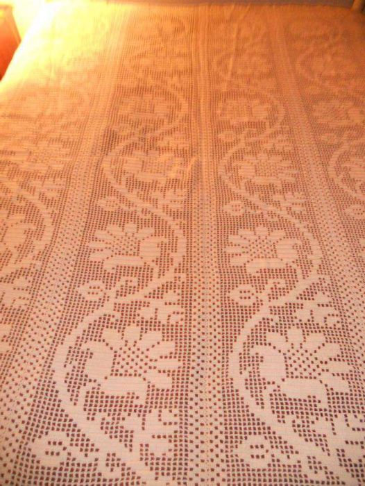 colcha de renda antiga feita a mao