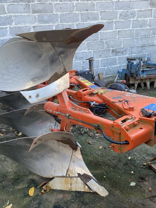 Pługi obrotowe Kuhn Master 102
