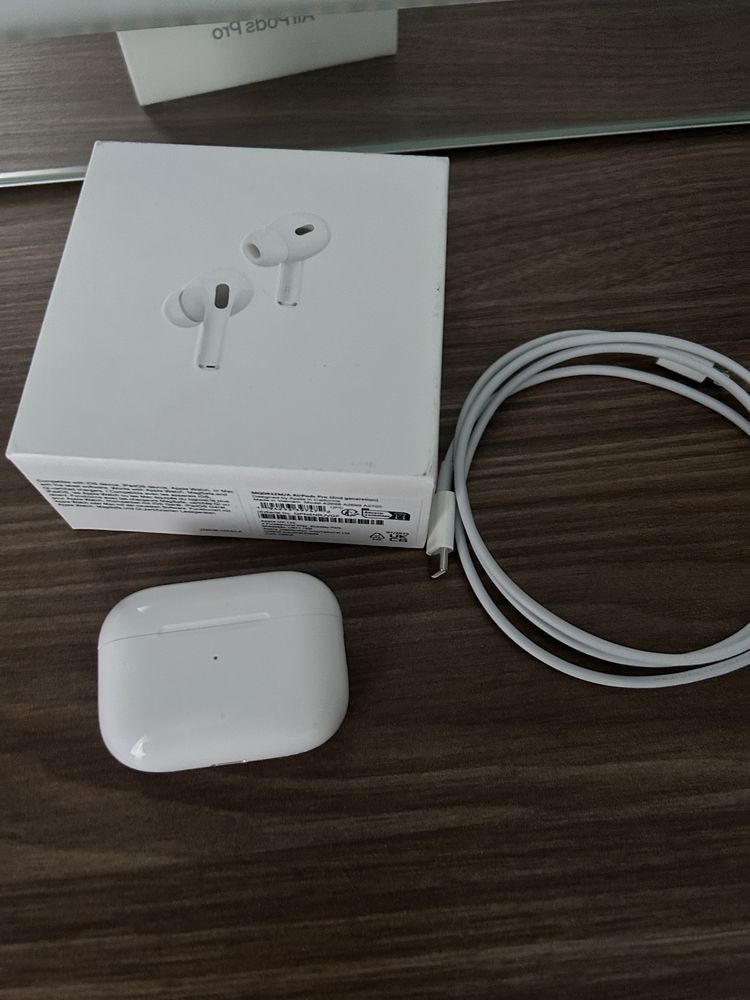 Продам навушники Apple Airpods 2