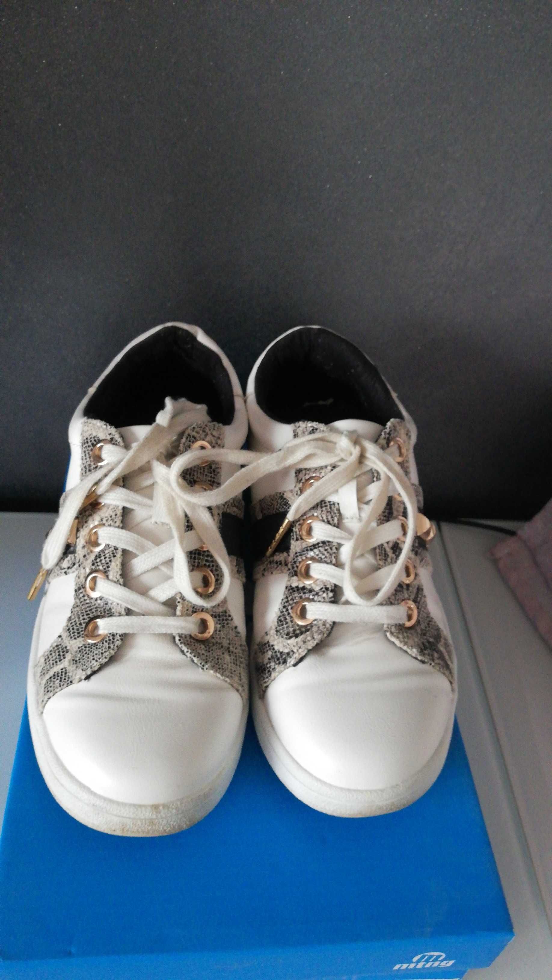 Na szerszą stopę River Island trampki r.39