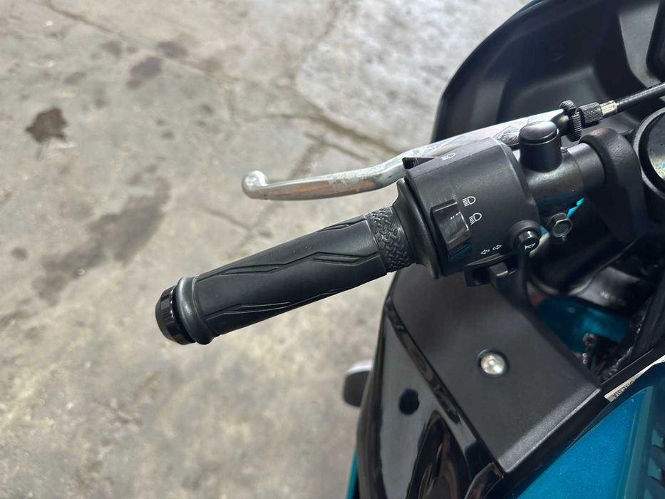 Yamaha R-25 з Японіі