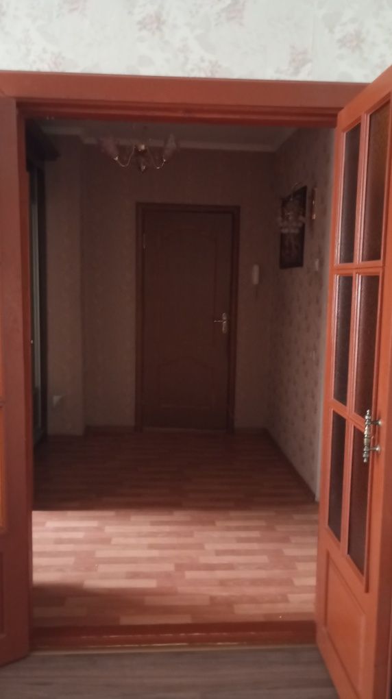 Квадрат ,8 лікарня, чешка,3 кімнатна квартира
