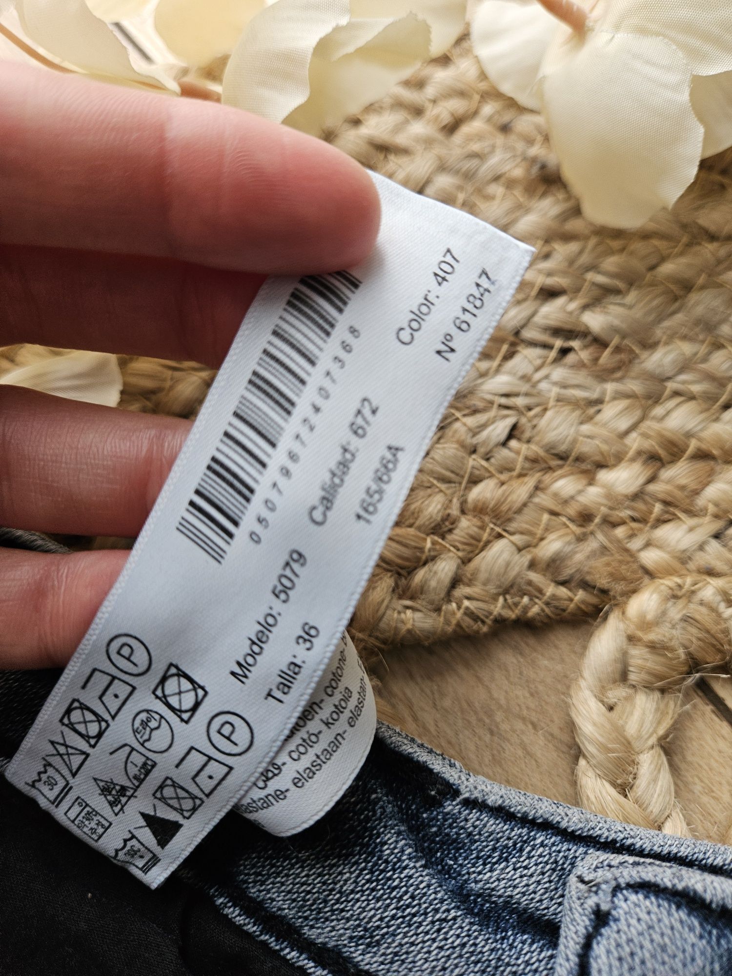 Massimo Dutti – jasne jeansy damskie  slim fit z bawełny, rozmiar S