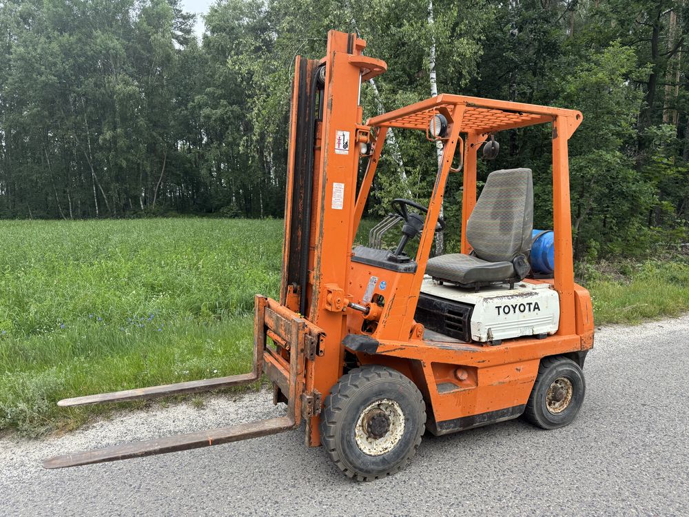 Wózek widłowy TOYOTA CARIX F 1550 SZP LPG sprowadzony z gospodarstwa