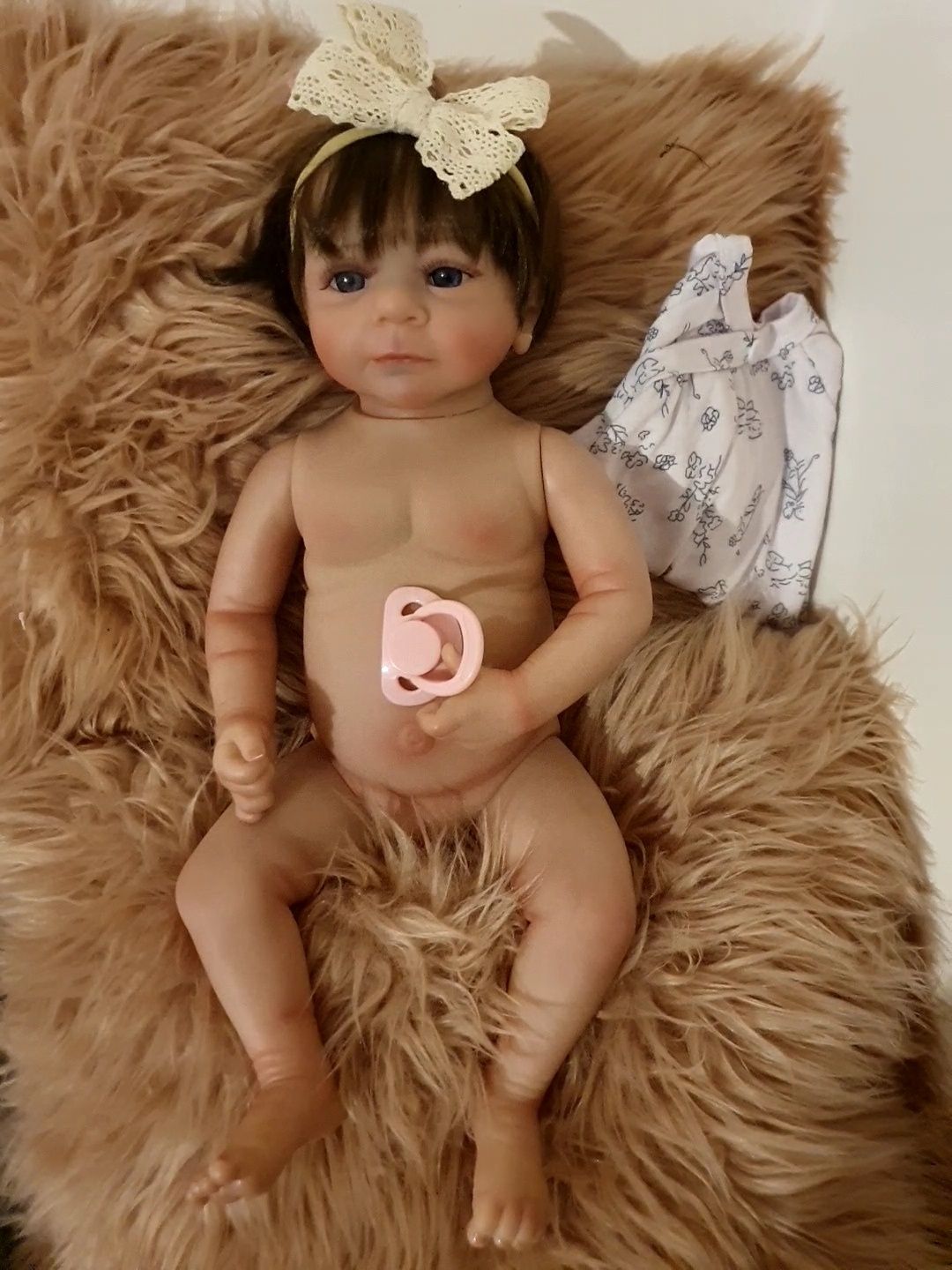 Realistyczna lalka Reborn z akcesoriami całą z vinylu do kąpieli