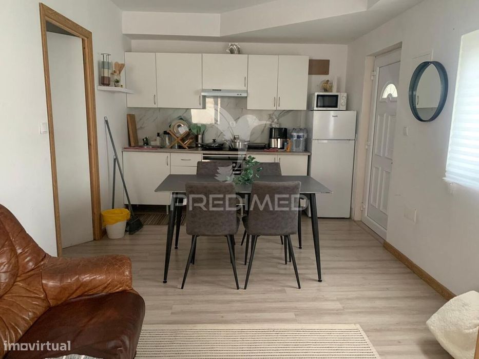 Moradia Com 6 Apartamentos Independentes