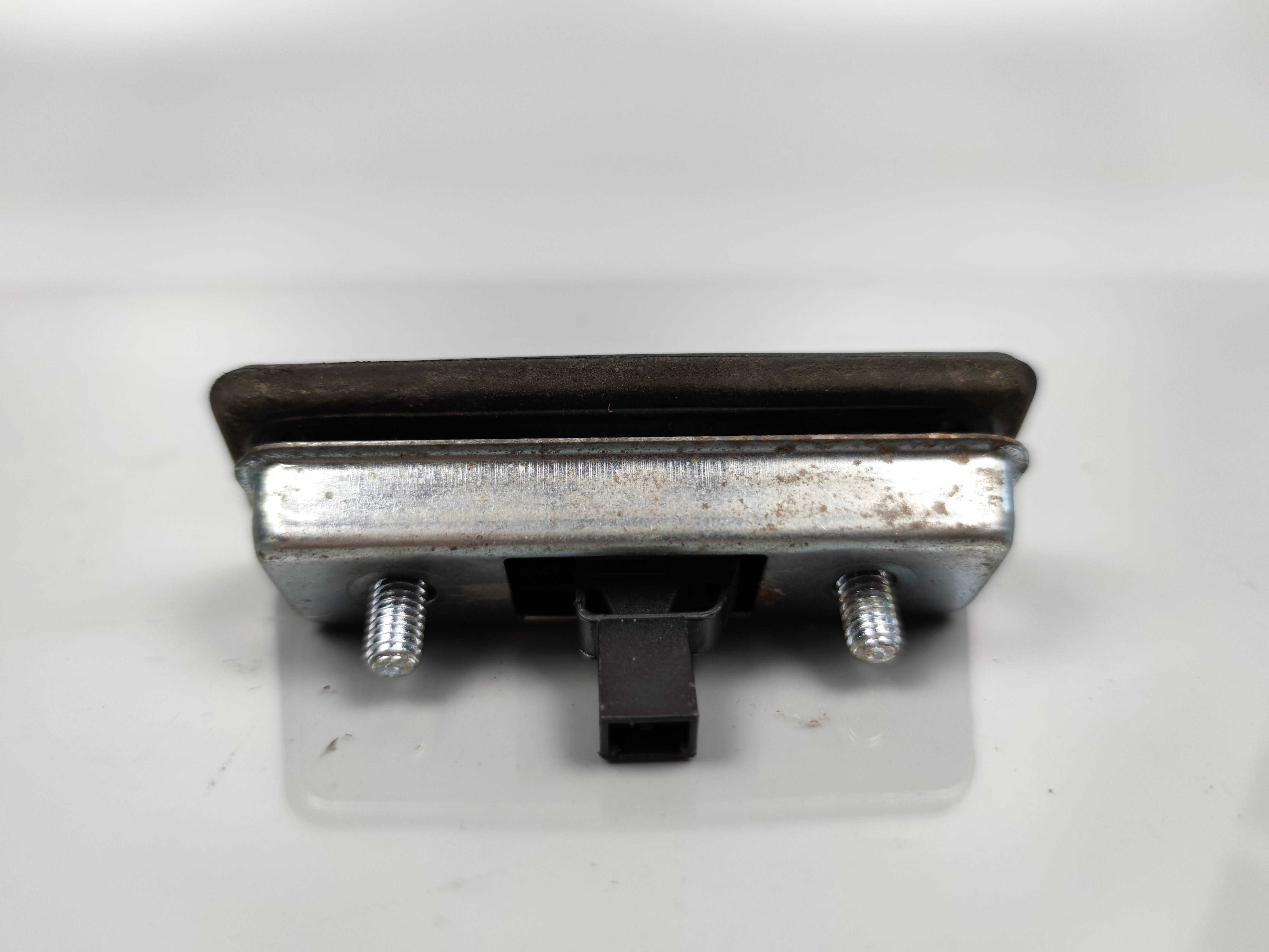 Кнопка крышки багажника SKODA OCTAVIA A5 1Z0827574A