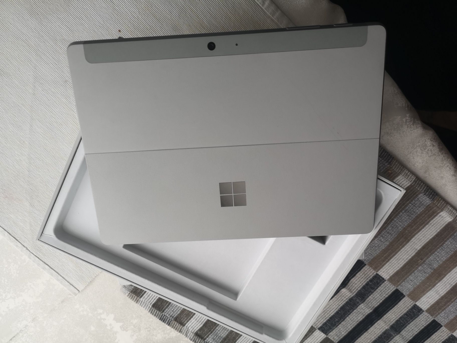 Microsoft Surface GO2