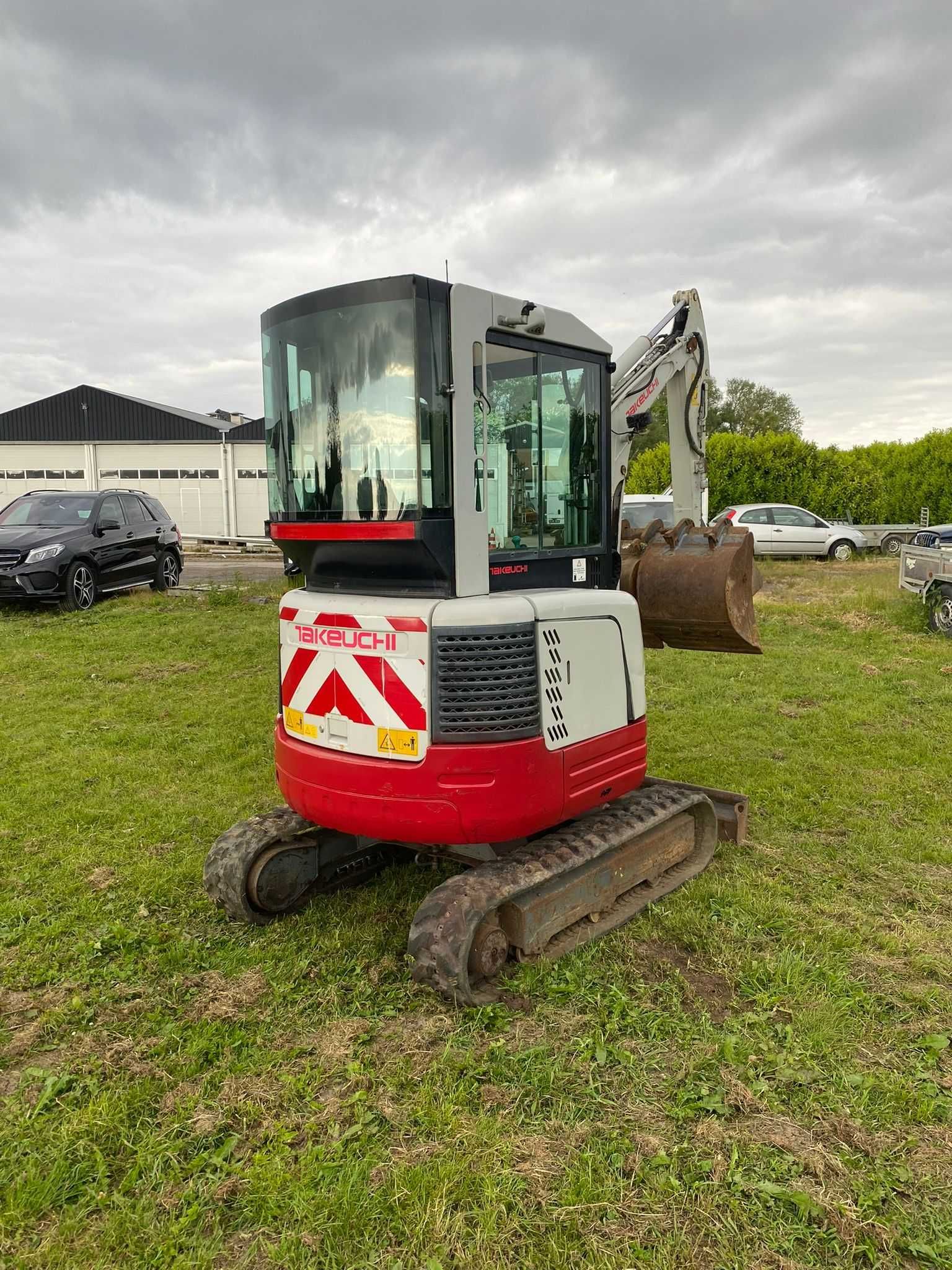 Takeuchi TB23R 2.5 - 2.7 tony oryginał sprowadzona komplet minikoparka