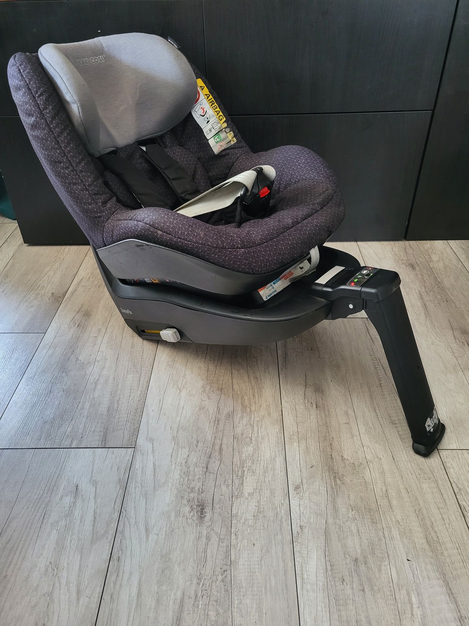 Baza + fotelik Maxi Cosi 2wayfix + 2Way Pearl 9-18 kg 2way fix