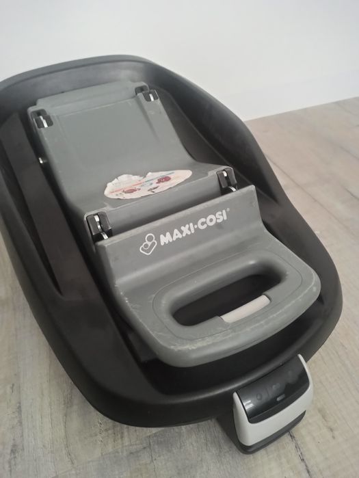 Fotelik Maxi Cosi z baza isofix