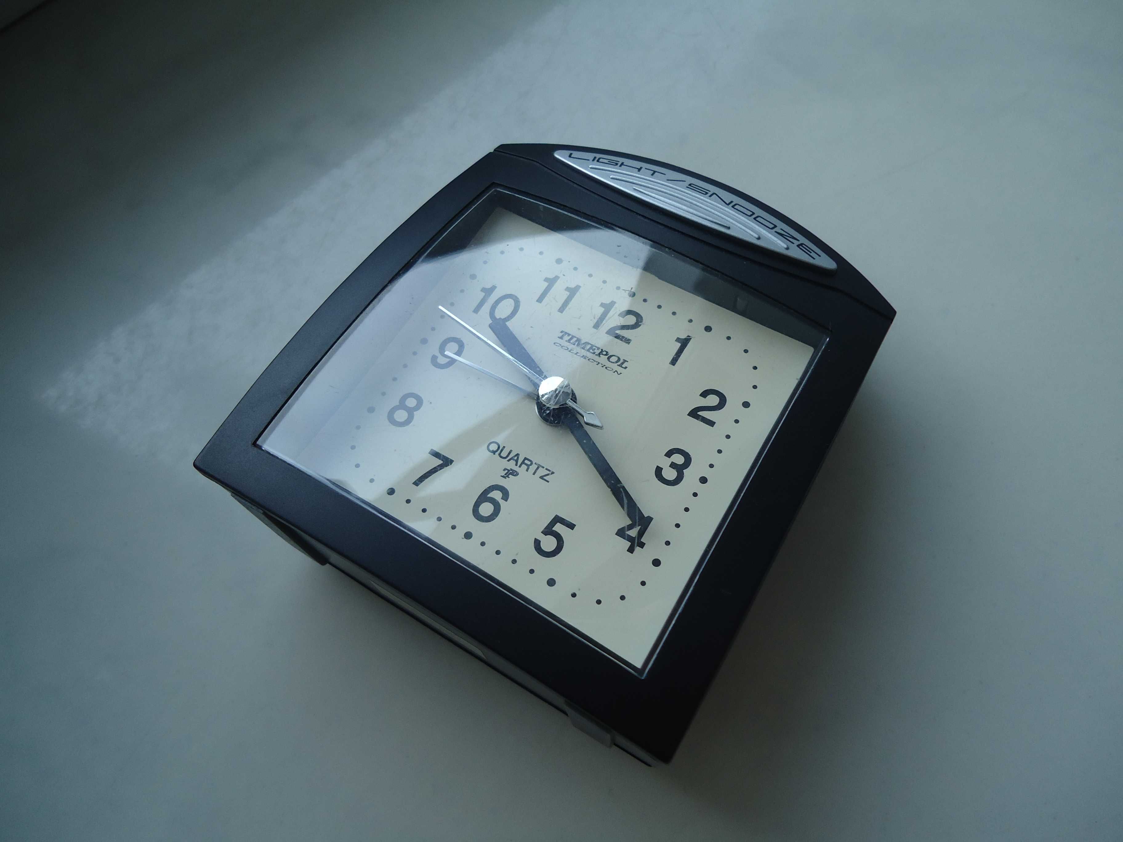 Budzik zegarek Timepol Quartz klasyczny zasilany baterią