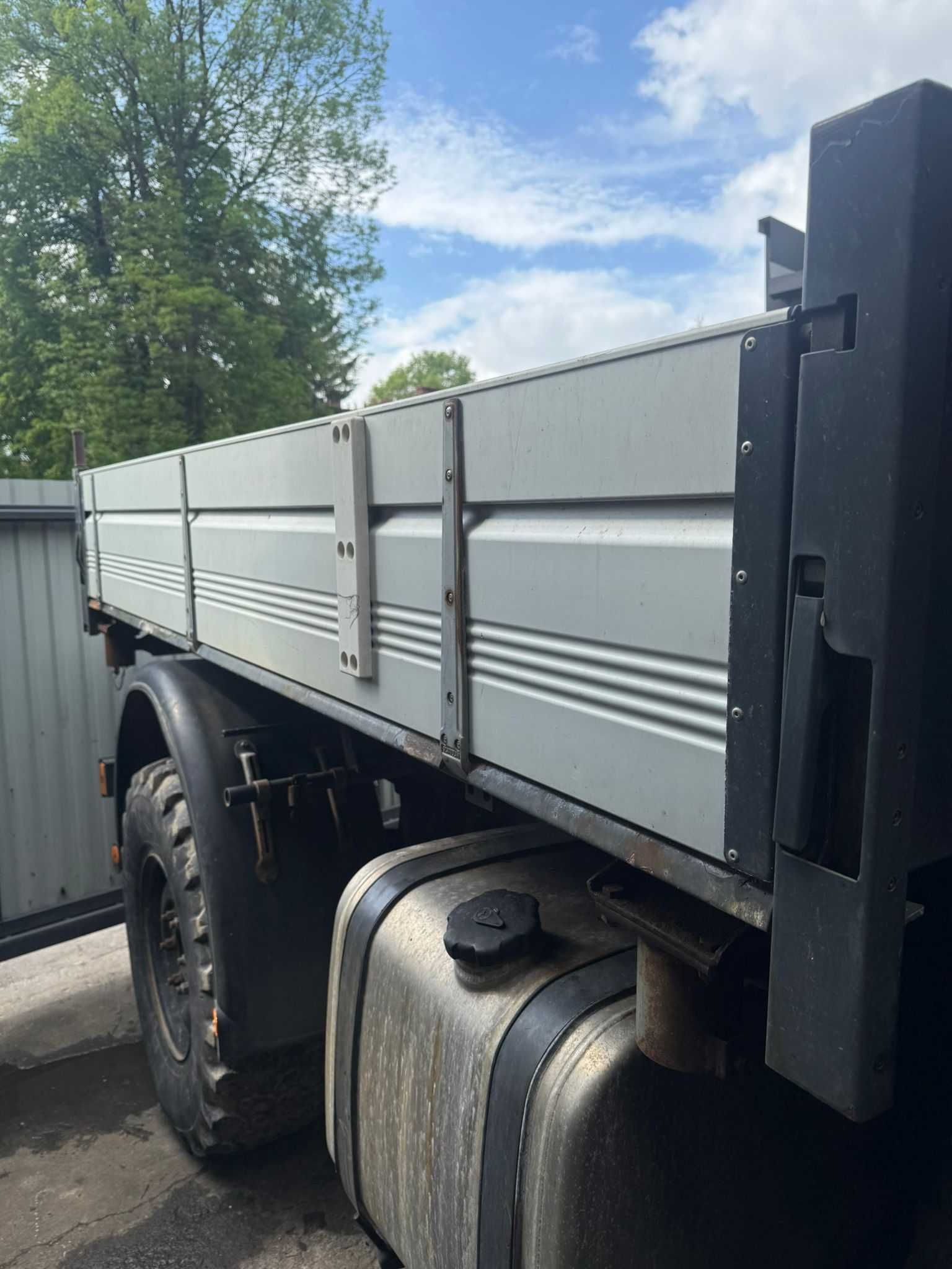 Paka wywrotka kiper zabudowa siłownik Mercedes Unimog U300 U400 U500