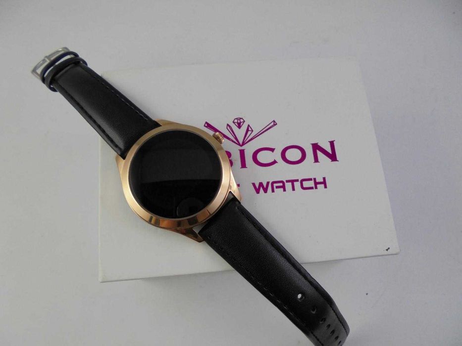 Smartwatch RUBICON RNAE36 pudełko