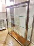 Vitrine em inox e vidro